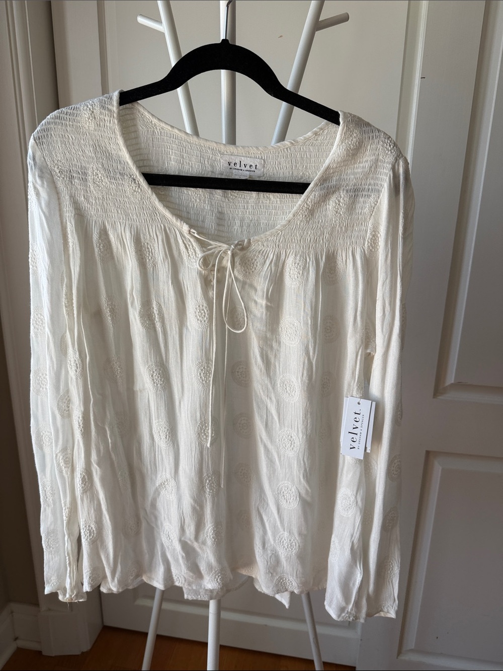Velvet by Graham & Spencer Cream Embroidered Tie-Front Peasant Blouse